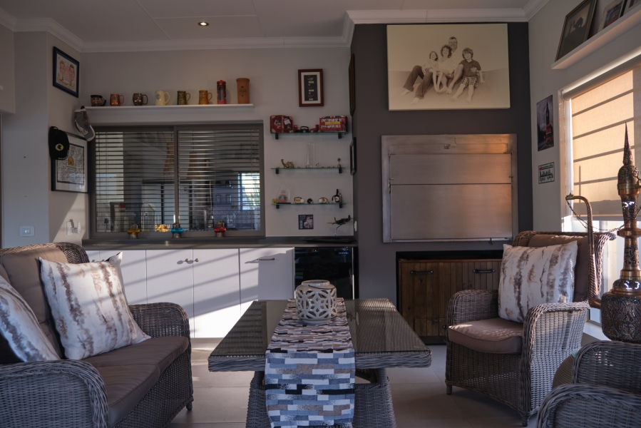 4 Bedroom Property for Sale in Earls Court Lifestyle Estate Western Cape